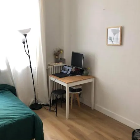 Appartamento Beautiful Apartment In The Heart Of Belleville Parigi